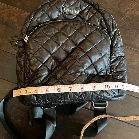 Kenneth Cole Reaction quilted mine backpack EUC - Picture 9 of 14